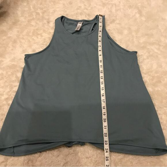 Yogalicious tank athletic top size medium - Picture 5 of 5